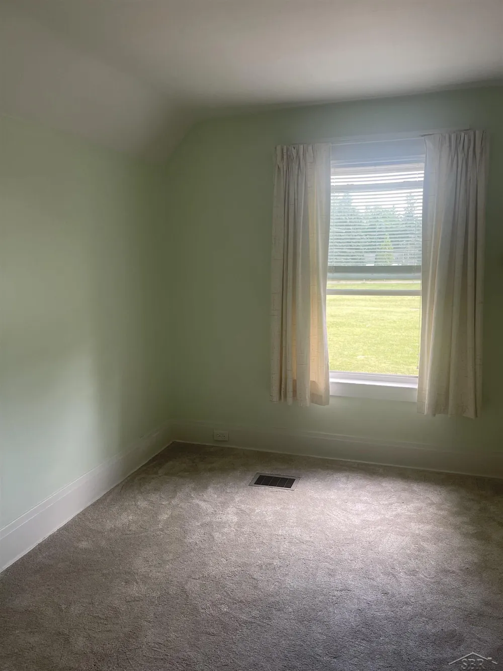 317 Bates Street Saginaw City, MI 48602