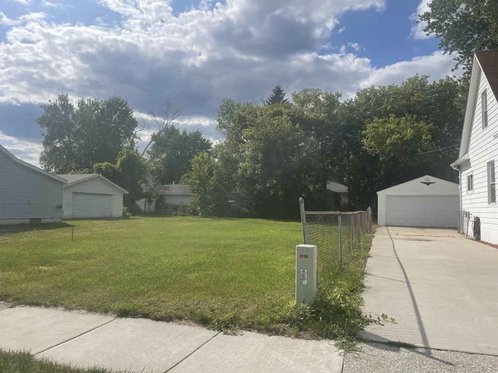 317 Bates Street Saginaw City, MI 48602