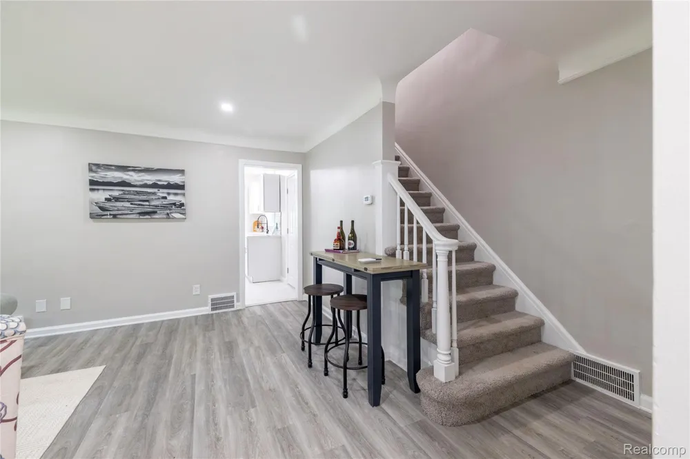 9838 Grosse Ile Parkway Grosse Ile Township, MI 48138