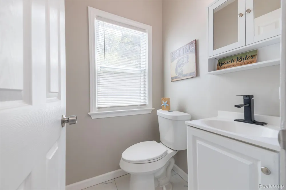9838 Grosse Ile Parkway Grosse Ile Township, MI 48138