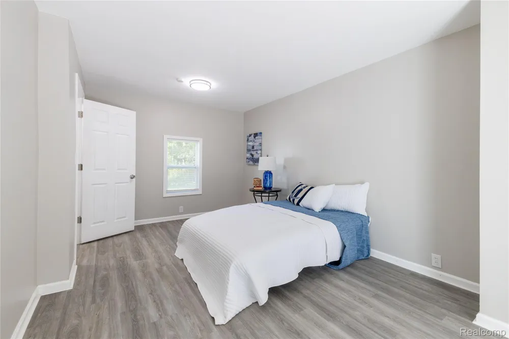 9838 Grosse Ile Parkway Grosse Ile Township, MI 48138