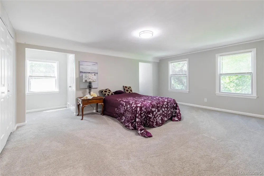 9838 Grosse Ile Parkway Grosse Ile Township, MI 48138