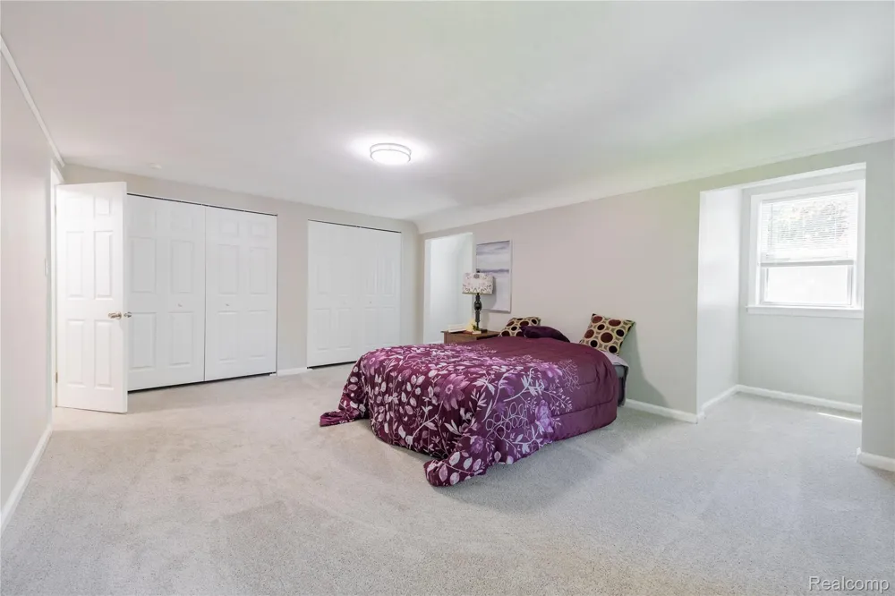 9838 Grosse Ile Parkway Grosse Ile Township, MI 48138