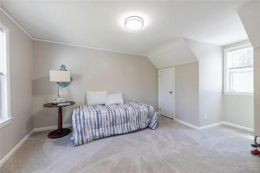 9838 Grosse Ile Parkway Grosse Ile Township, MI 48138