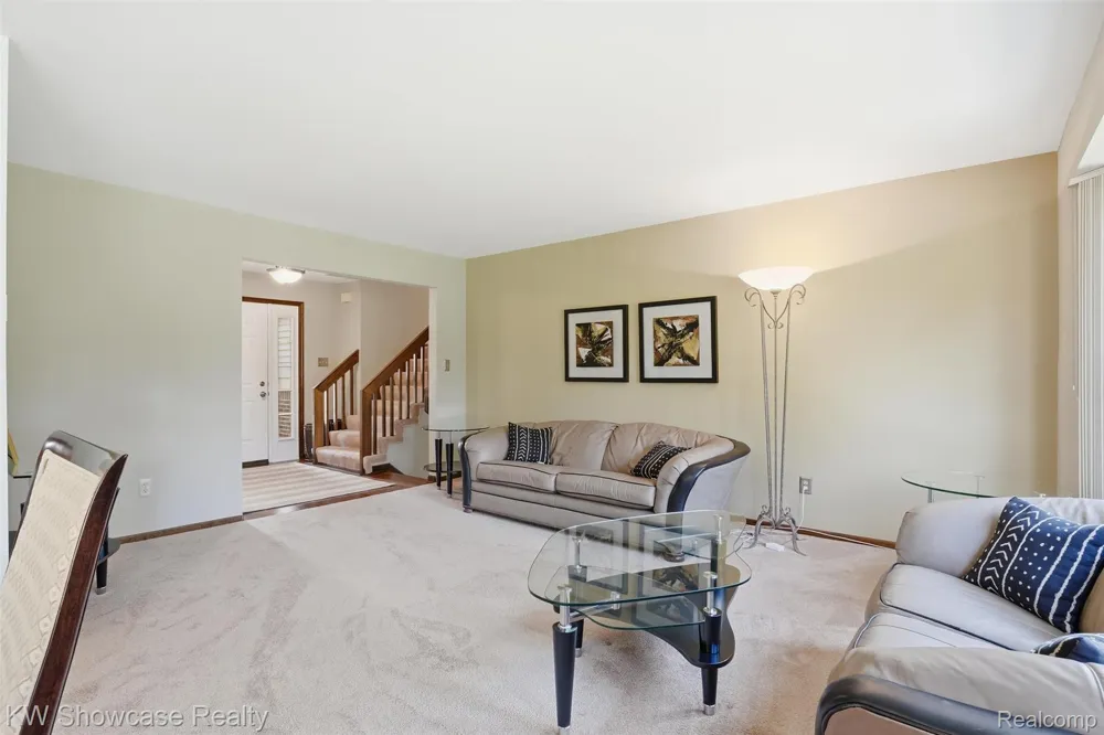 3260 Ravinewood Drive Commerce Charter Township, MI 48382