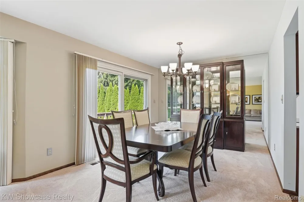 3260 Ravinewood Drive Commerce Charter Township, MI 48382