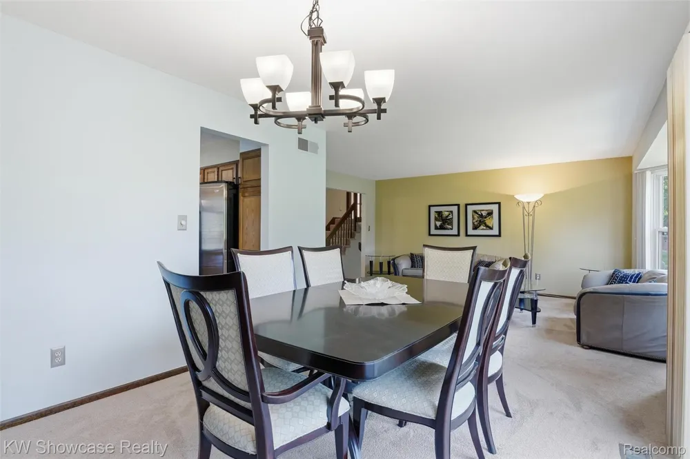 3260 Ravinewood Drive Commerce Charter Township, MI 48382
