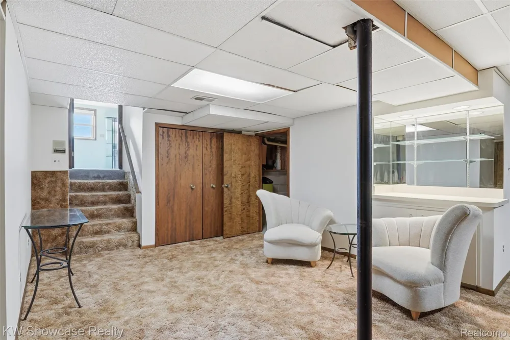3260 Ravinewood Drive Commerce Charter Township, MI 48382