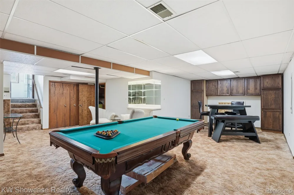 3260 Ravinewood Drive Commerce Charter Township, MI 48382
