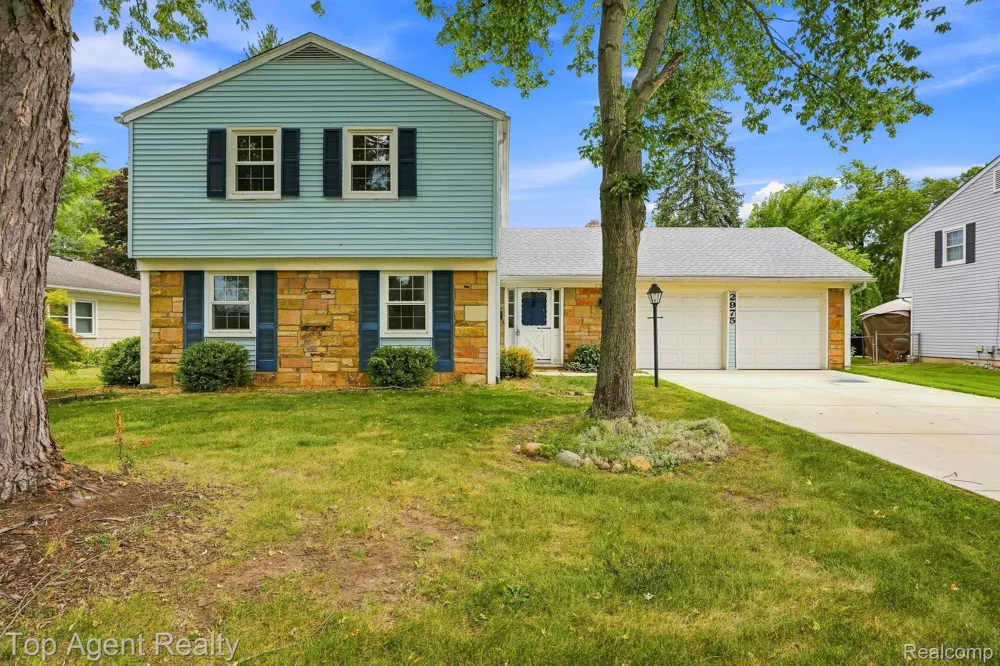 2975 Hill Drive Troy City, MI 48085