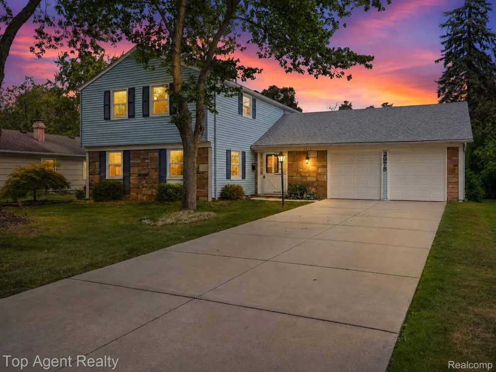 2975 Hill Drive Troy City, MI 48085