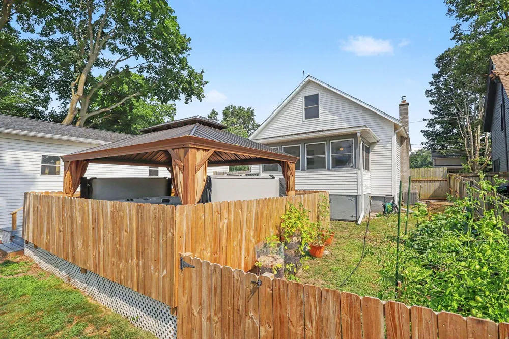732 E Green Street Marshall City, MI 49068