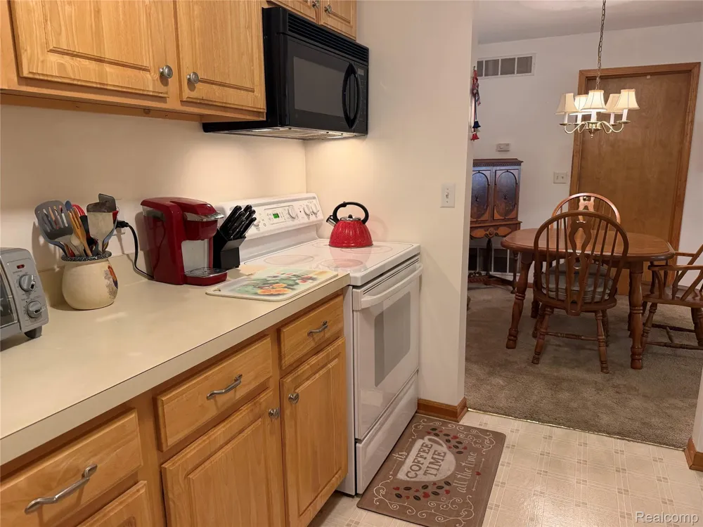 276 Marigold Circle #18 Westland City, MI 48185