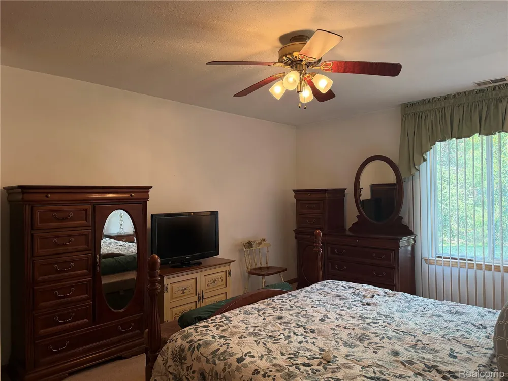 276 Marigold Circle #18 Westland City, MI 48185
