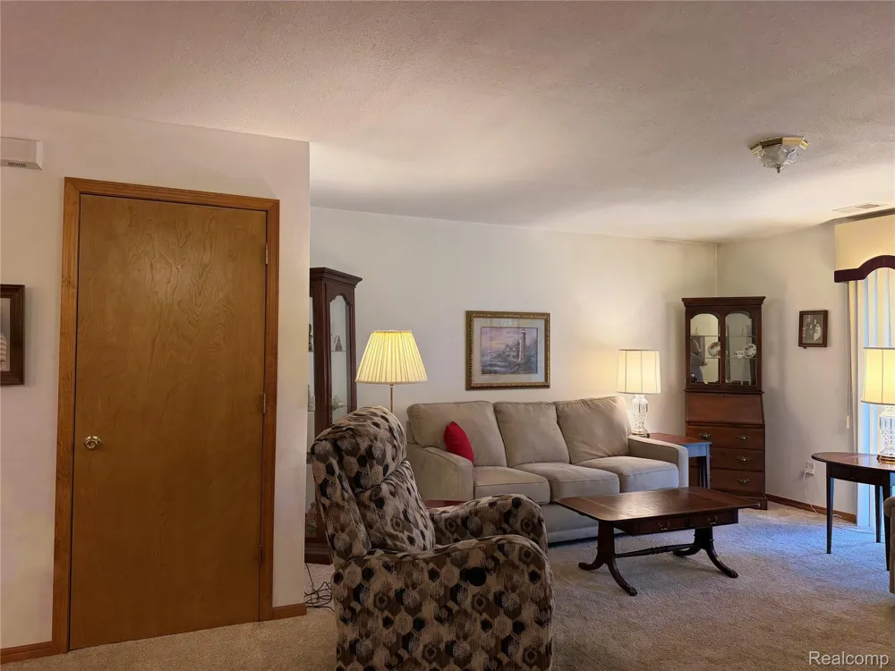 276 Marigold Circle #18 Westland City, MI 48185