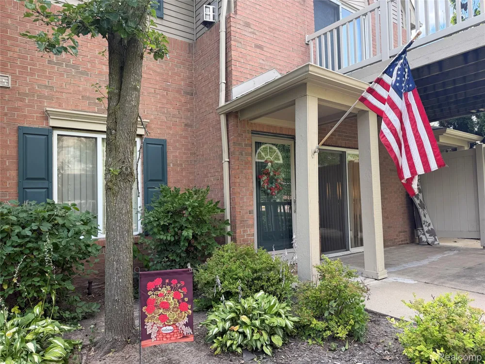 276 Marigold Circle #18 Westland City, MI 48185