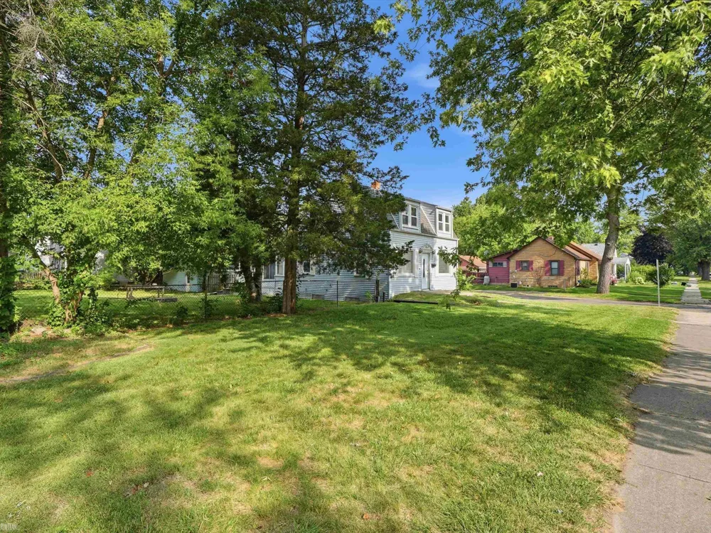 18513 Wakenden Street Redford Charter Township, MI 48240