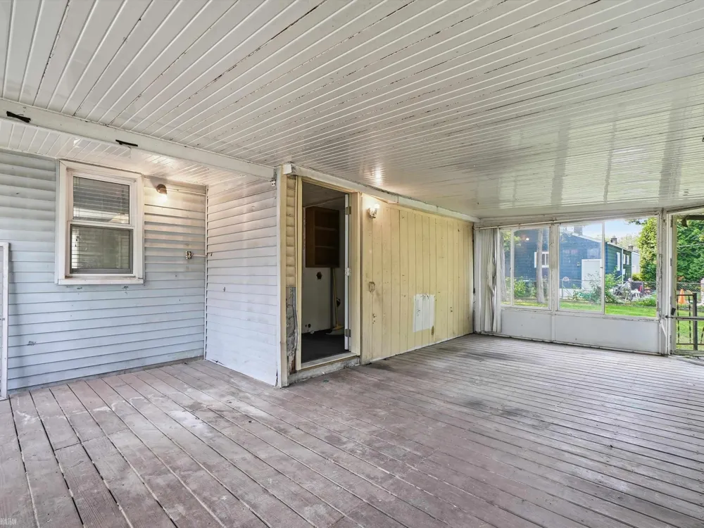 18513 Wakenden Street Redford Charter Township, MI 48240
