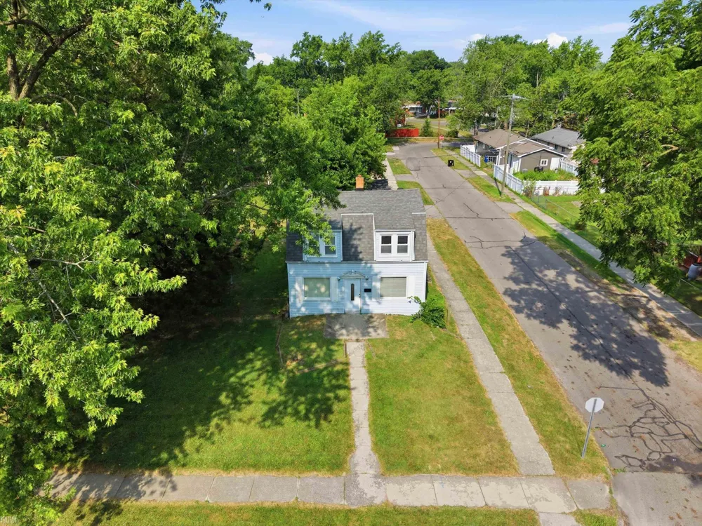 18513 Wakenden Street Redford Charter Township, MI 48240