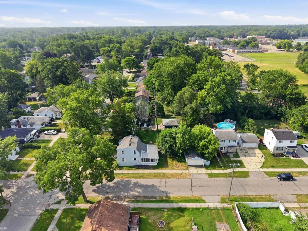 18513 Wakenden Street Redford Charter Township, MI 48240