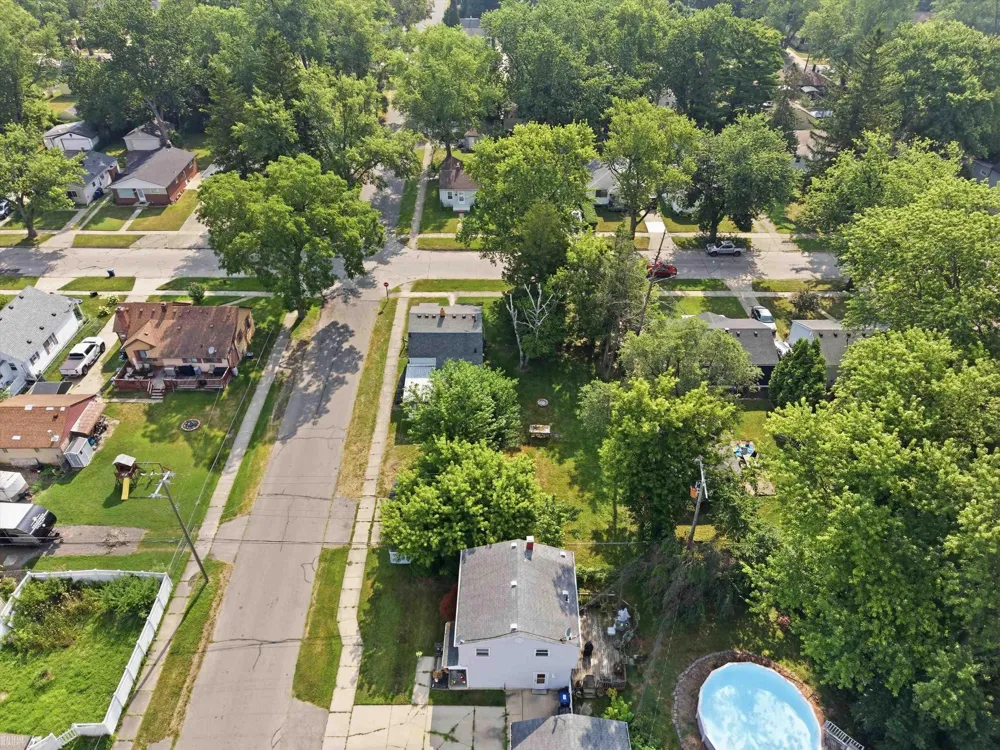 18513 Wakenden Street Redford Charter Township, MI 48240