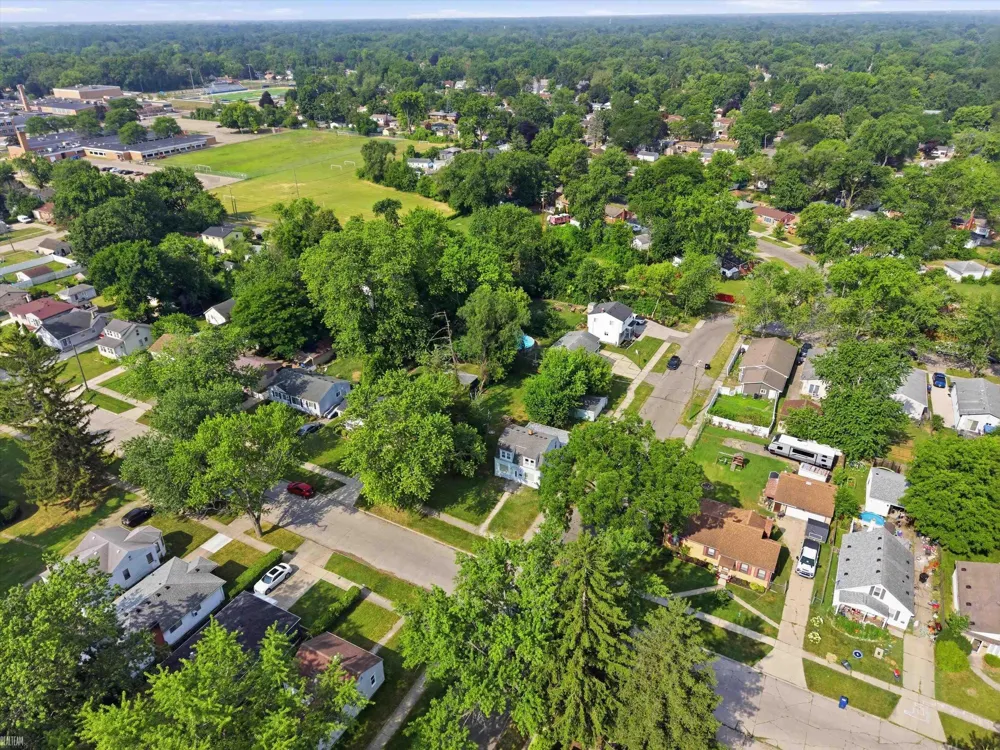 18513 Wakenden Street Redford Charter Township, MI 48240