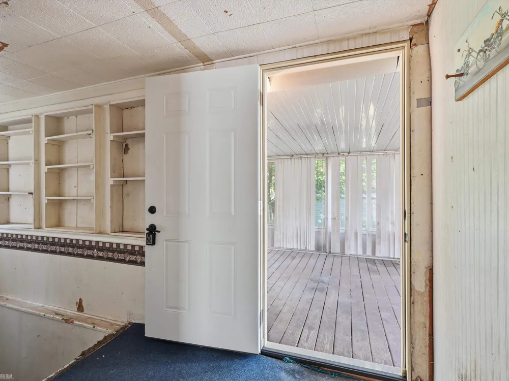 18513 Wakenden Street Redford Charter Township, MI 48240