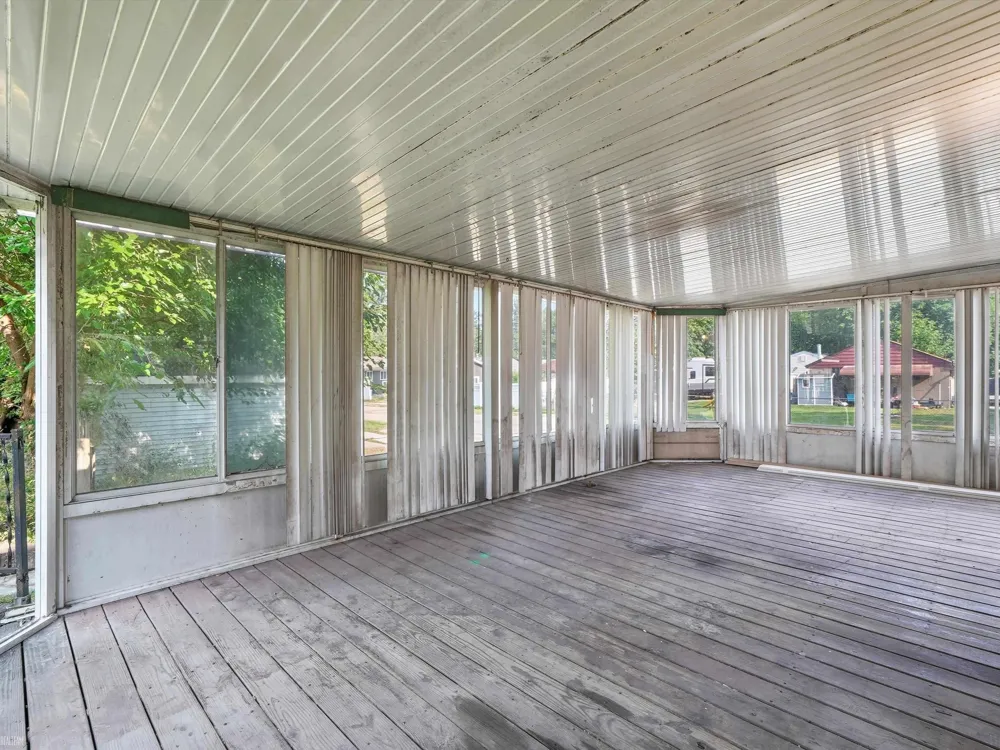 18513 Wakenden Street Redford Charter Township, MI 48240