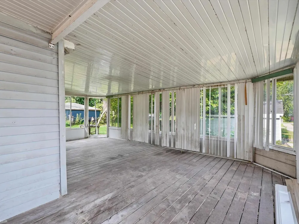 18513 Wakenden Street Redford Charter Township, MI 48240