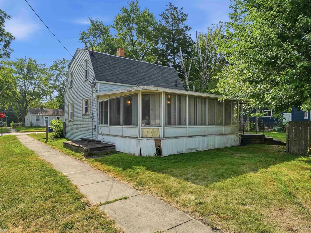 18513 Wakenden Street Redford Charter Township, MI 48240