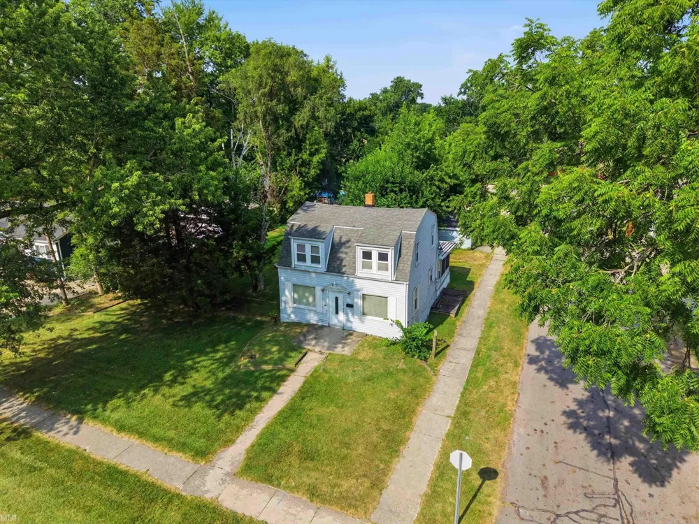 18513 Wakenden Street Redford Charter Township, MI 48240