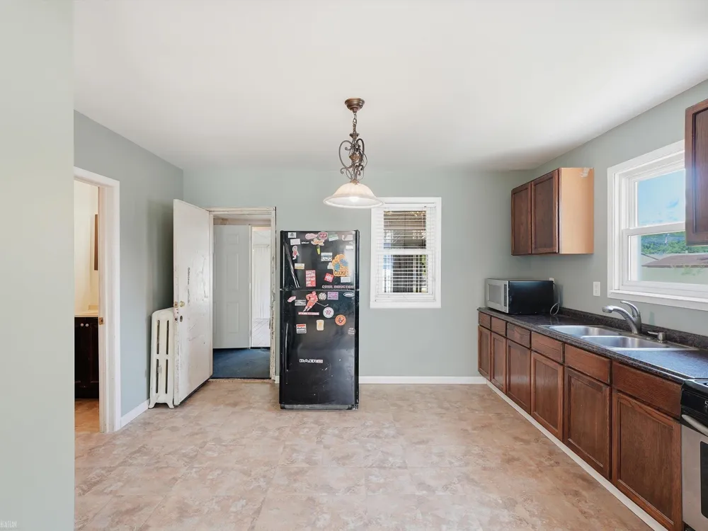 18513 Wakenden Street Redford Charter Township, MI 48240