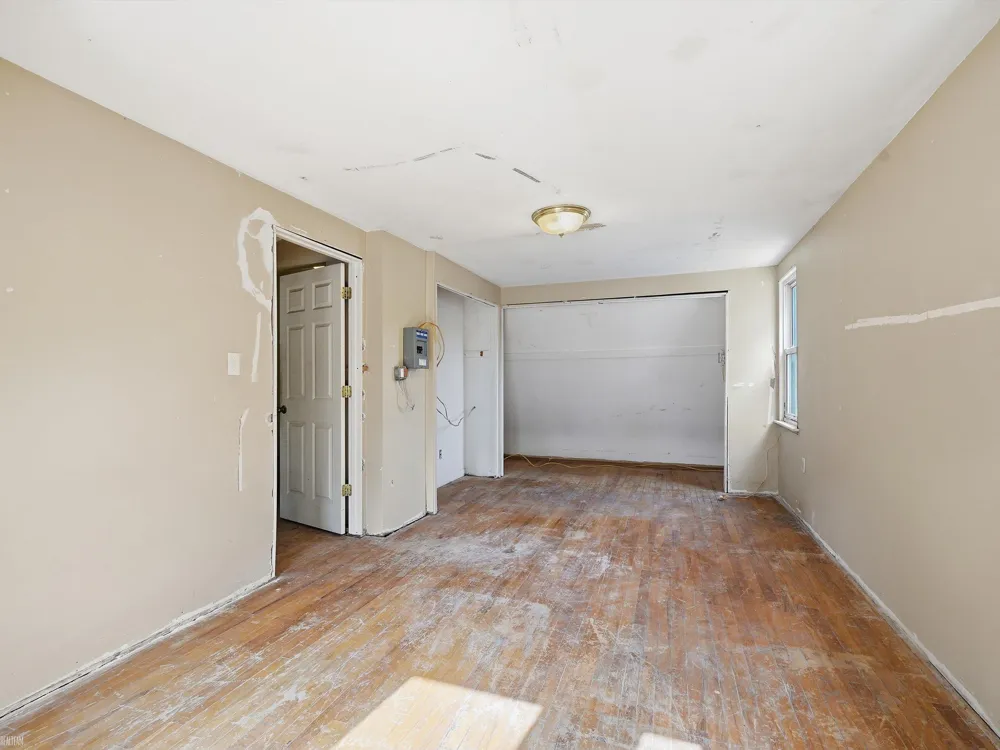 18513 Wakenden Street Redford Charter Township, MI 48240