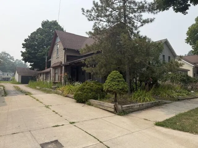 220 Prairie Street Charlotte City, MI 48813