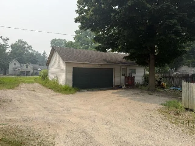 220 Prairie Street Charlotte City, MI 48813