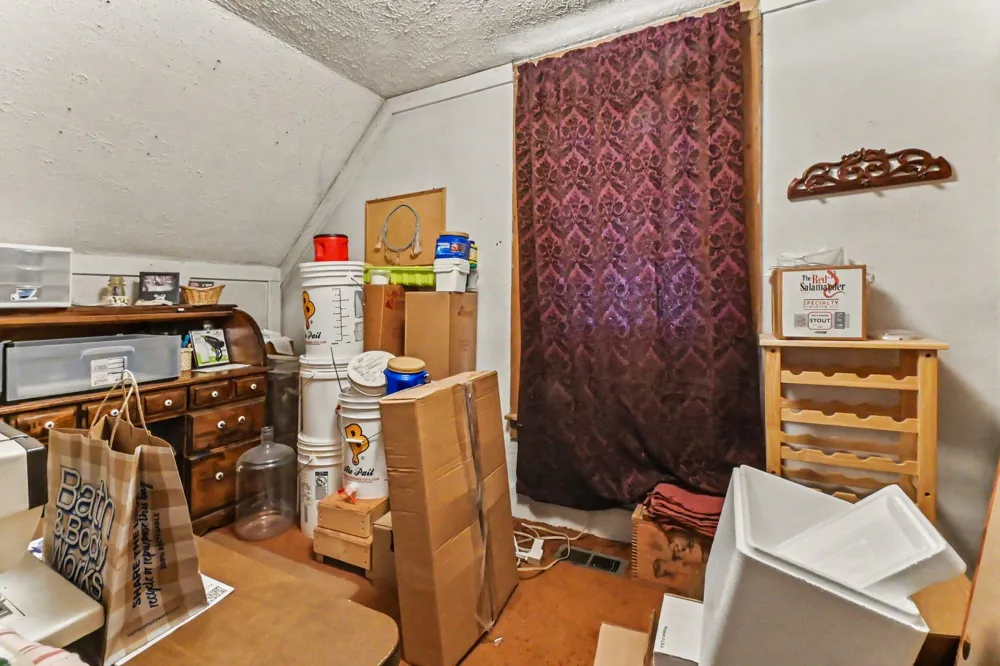 220 Prairie Street Charlotte City, MI 48813