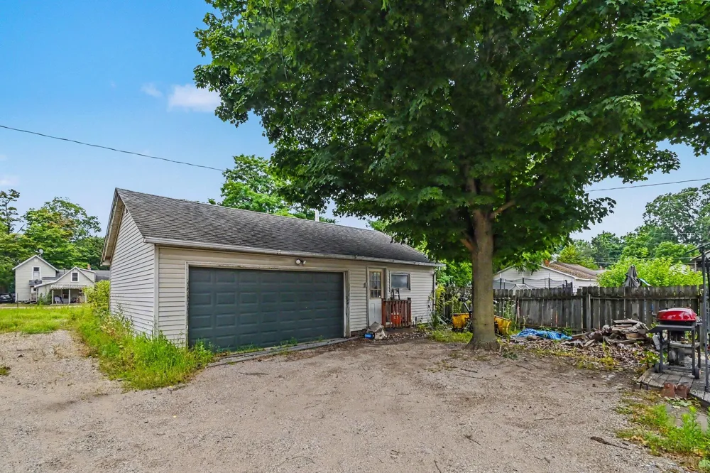220 Prairie Street Charlotte City, MI 48813