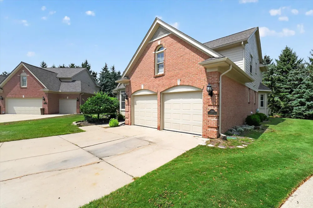 13500 Cambridge Court Plymouth Charter Township, MI 48170