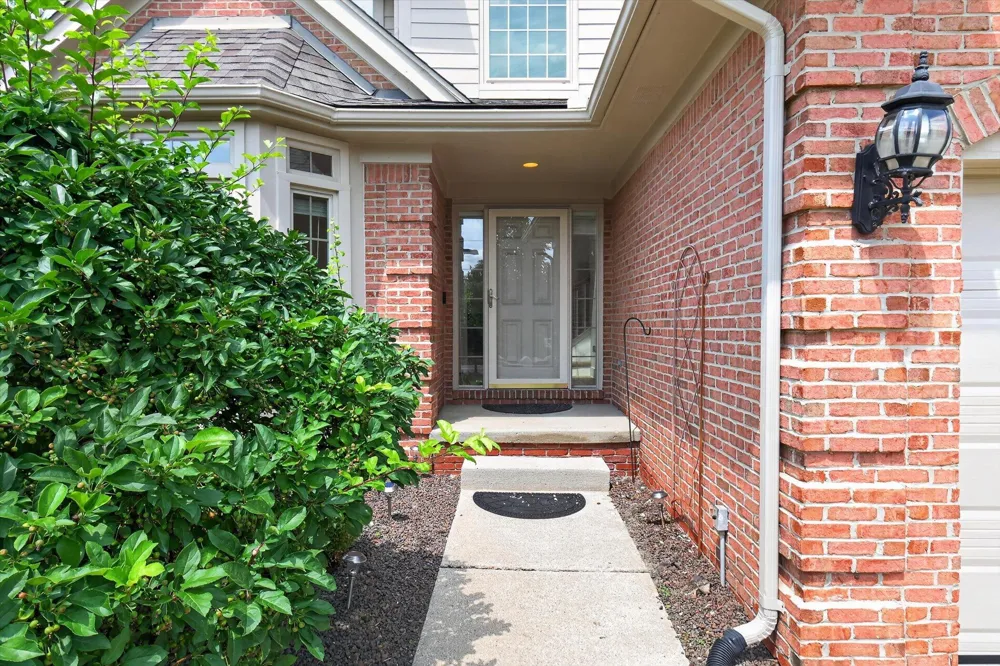 13500 Cambridge Court Plymouth Charter Township, MI 48170