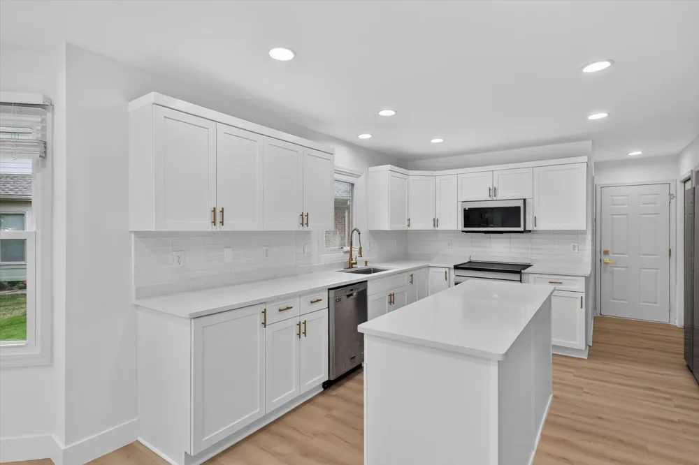 13500 Cambridge Court Plymouth Charter Township, MI 48170
