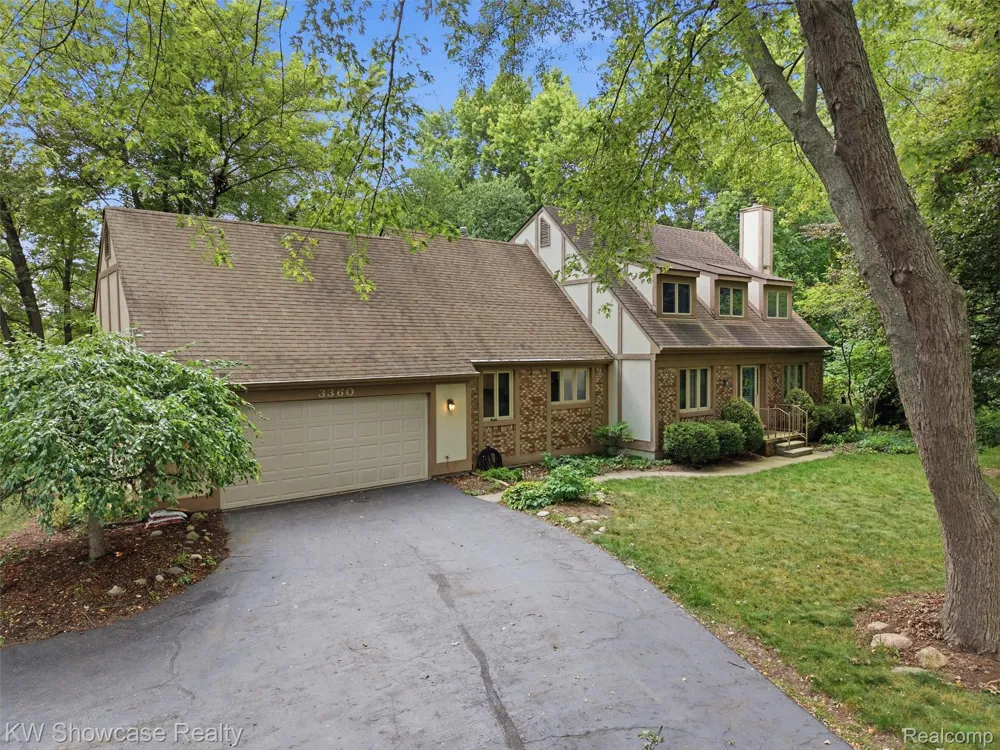 3360 Pleasant Valley Road Brighton Township, MI 48114
