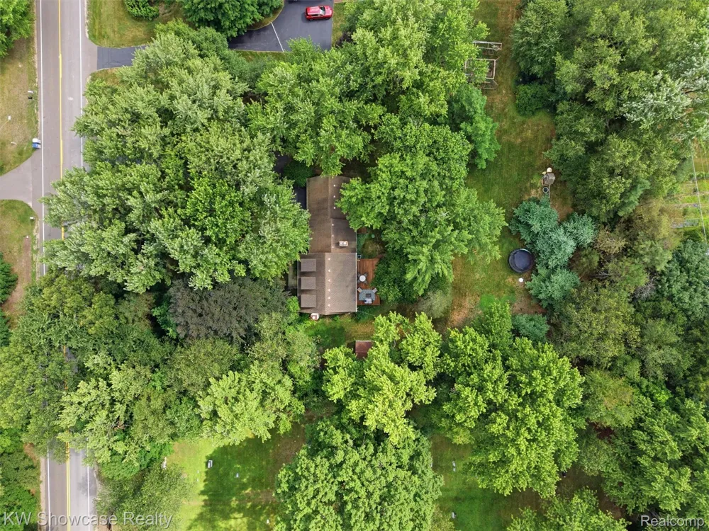 3360 Pleasant Valley Road Brighton Township, MI 48114