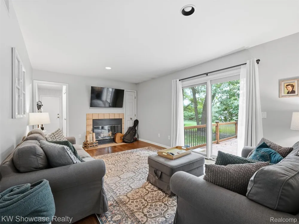 3360 Pleasant Valley Road Brighton Township, MI 48114
