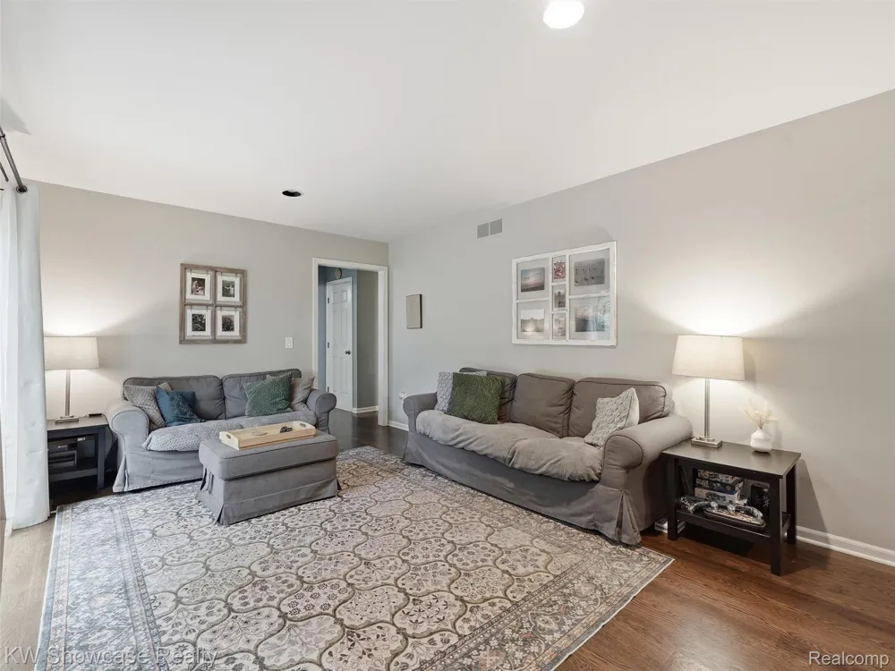 3360 Pleasant Valley Road Brighton Township, MI 48114