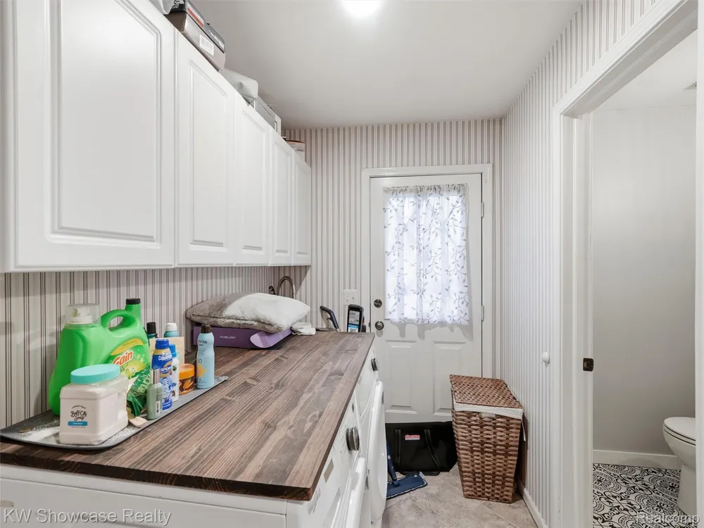 3360 Pleasant Valley Road Brighton Township, MI 48114