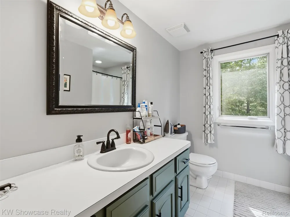 3360 Pleasant Valley Road Brighton Township, MI 48114
