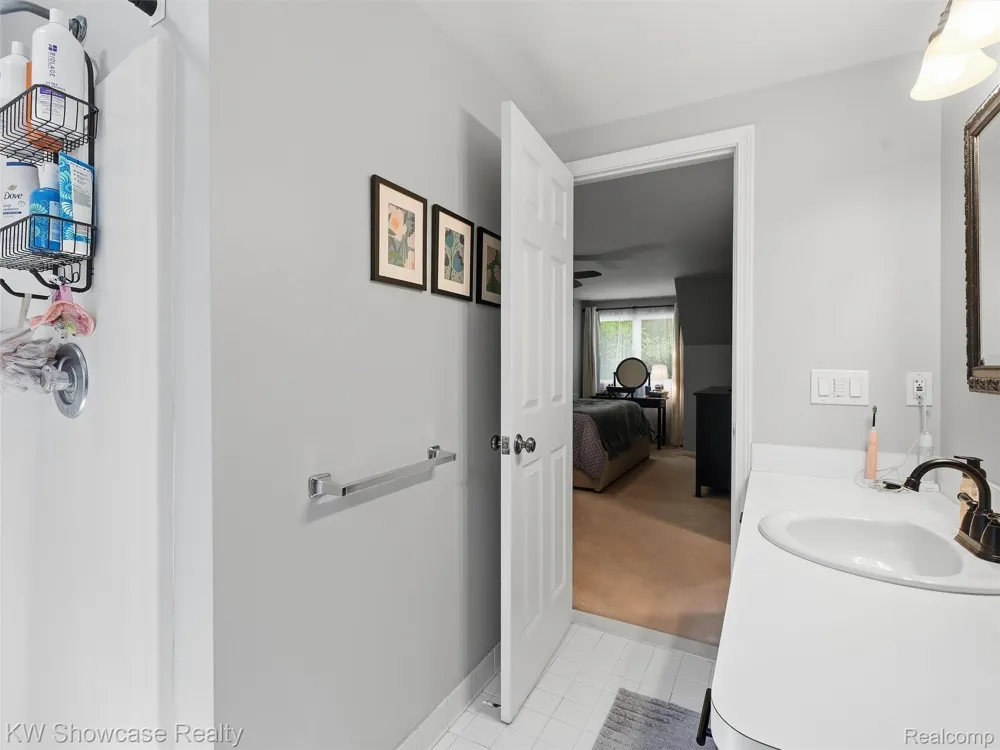 3360 Pleasant Valley Road Brighton Township, MI 48114