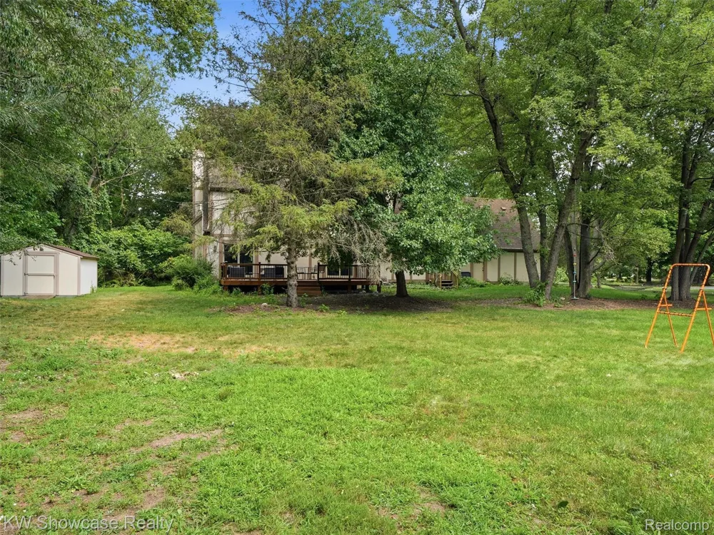 3360 Pleasant Valley Road Brighton Township, MI 48114