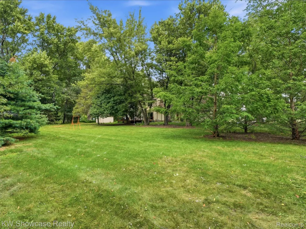 3360 Pleasant Valley Road Brighton Township, MI 48114