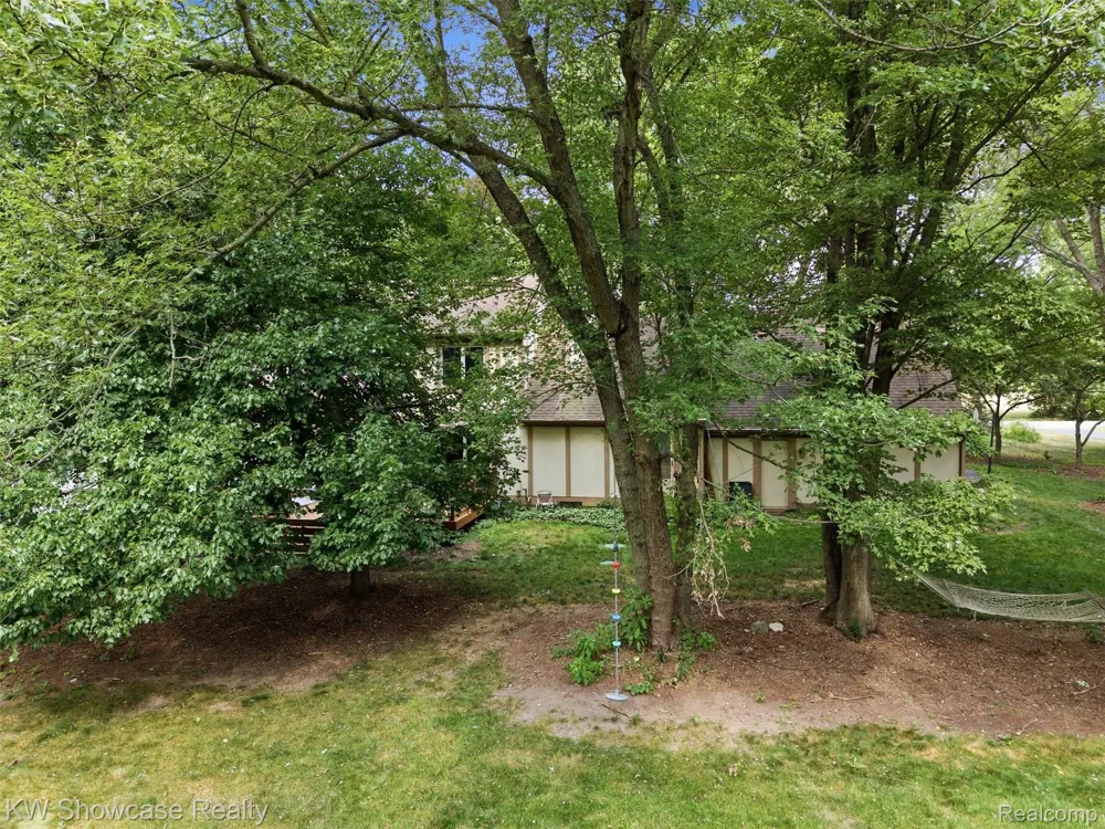 3360 Pleasant Valley Road Brighton Township, MI 48114